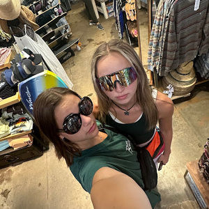 Meet your Posher, Abby